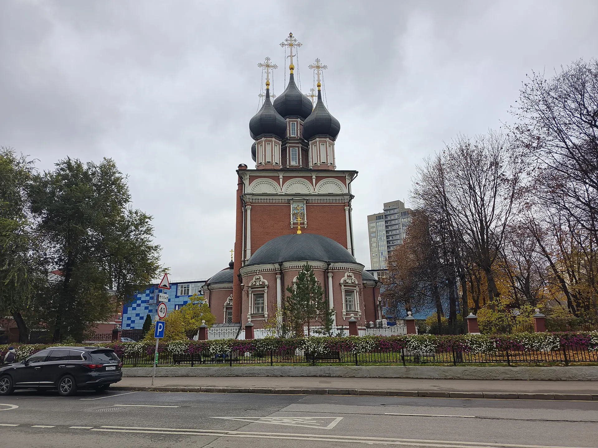 TECNO POVA 7 Ultra 5G: смартфон с балансом мощности, автономности и стиля