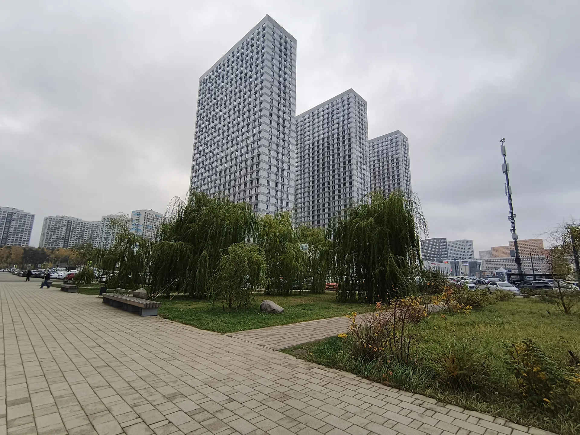 TECNO POVA 7 Ultra 5G: смартфон с балансом мощности, автономности и стиля