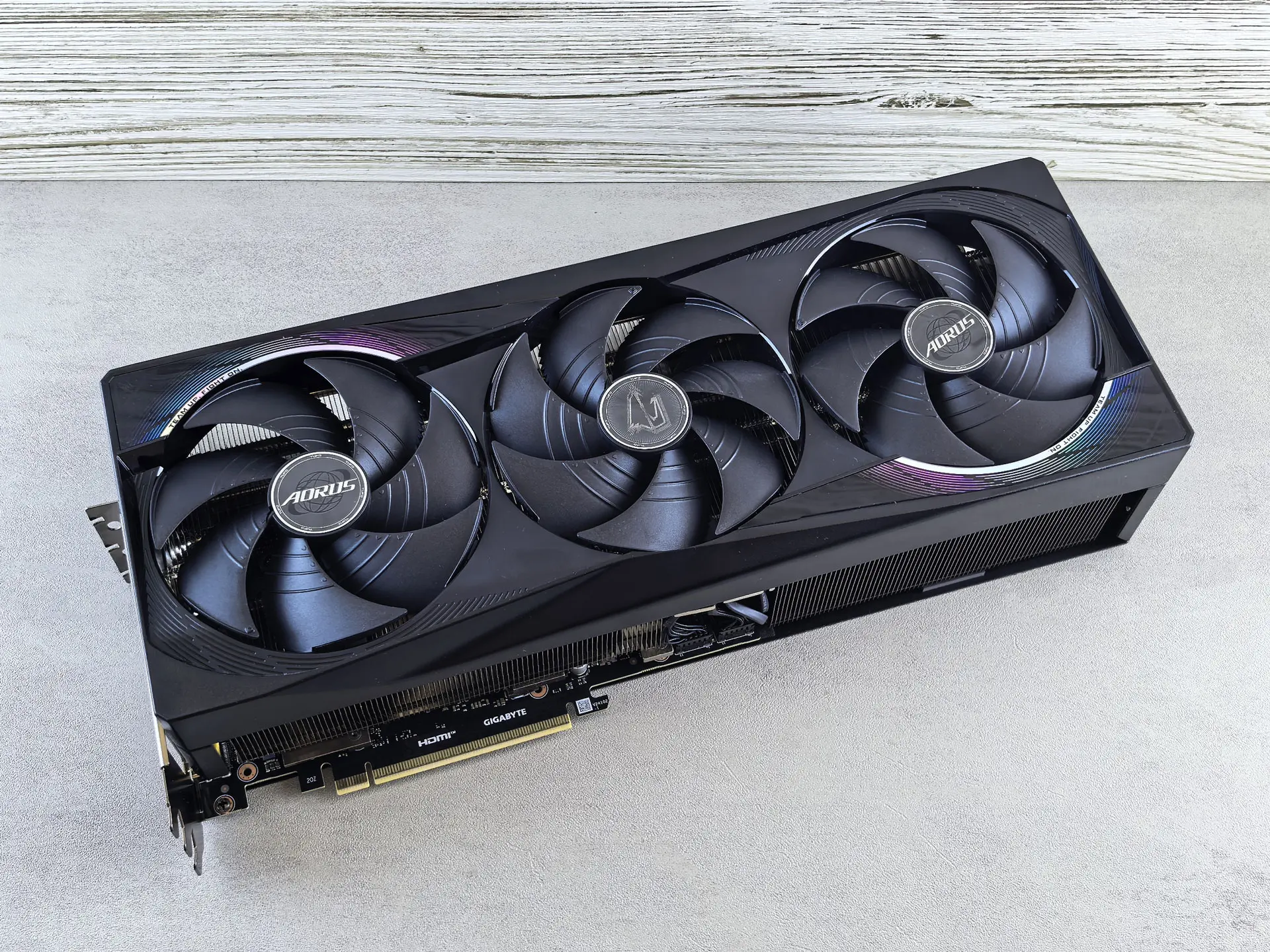 Драйверы NVIDIA душат RTX 50: как обновление софта снизило игровую мощь