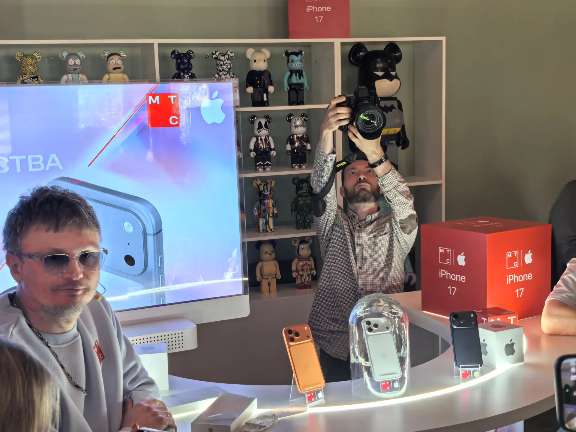 МТС провела презентацию iPhone 17 Pro в России