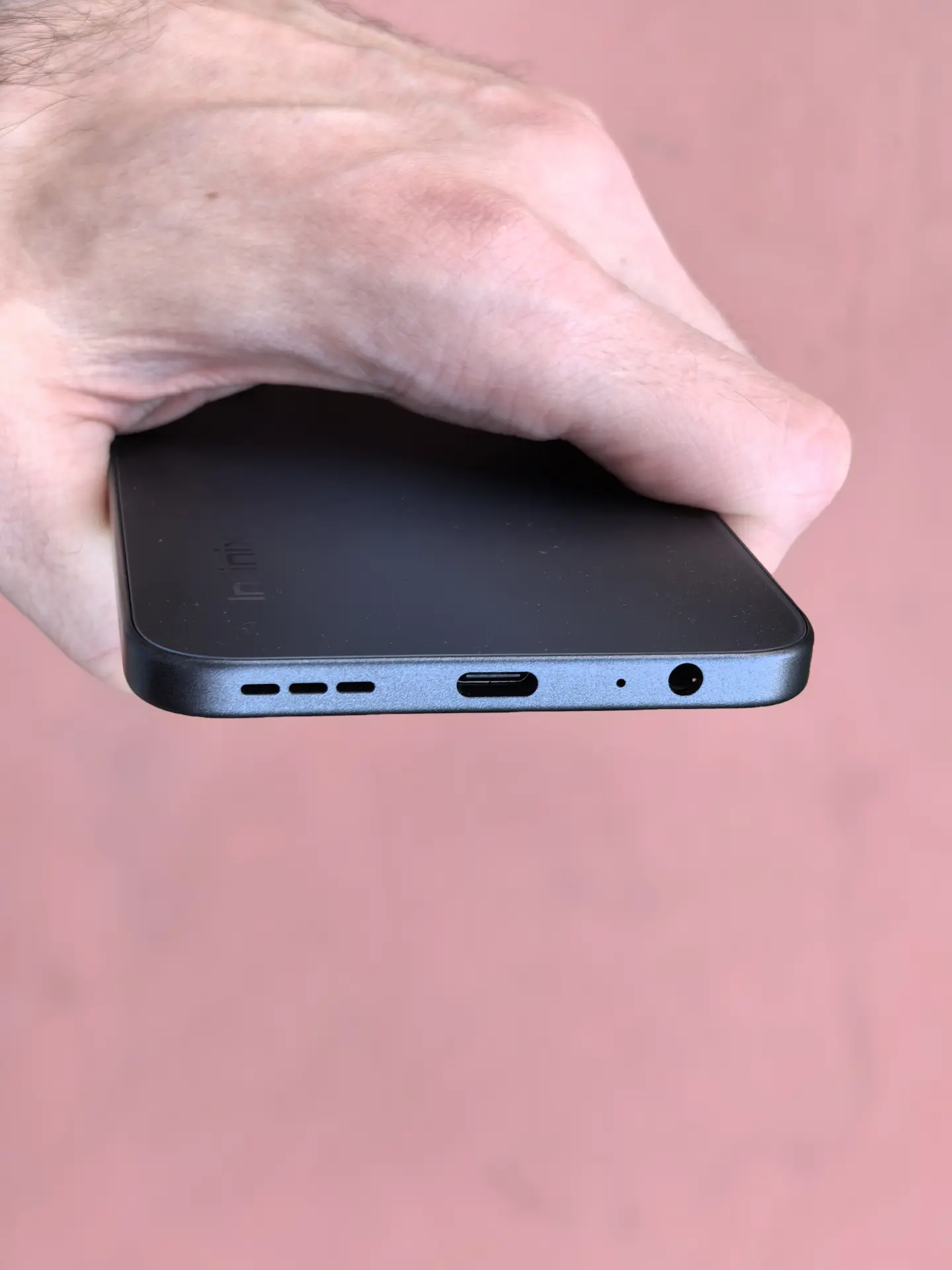 Обзор Infinix Hot 60 Pro: бюджетного смартфона с аккуратным дизайном и емкой батареей