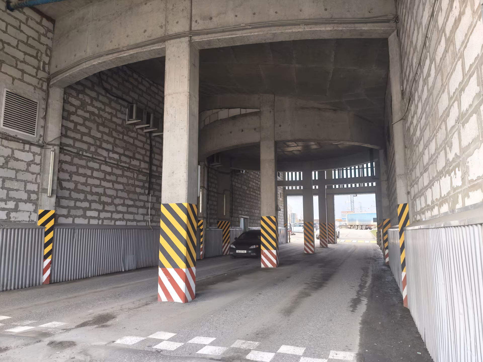 Обзор Infinix Note 60 Pro: титановый «комбайн» с батареей 6500 мА·ч и матричным экраном