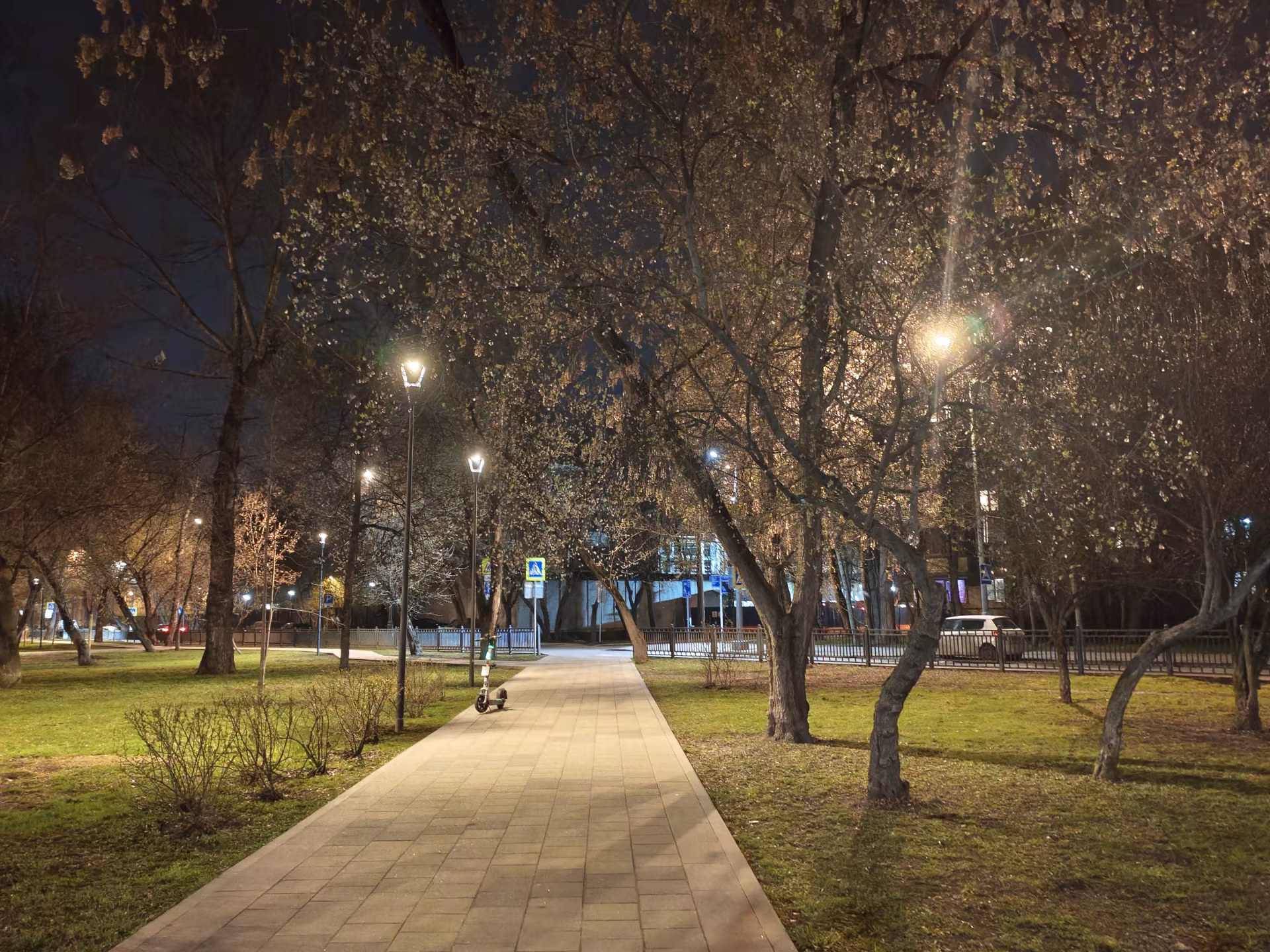 Обзор Infinix Note 60 Pro: титановый «комбайн» с батареей 6500 мА·ч и матричным экраном