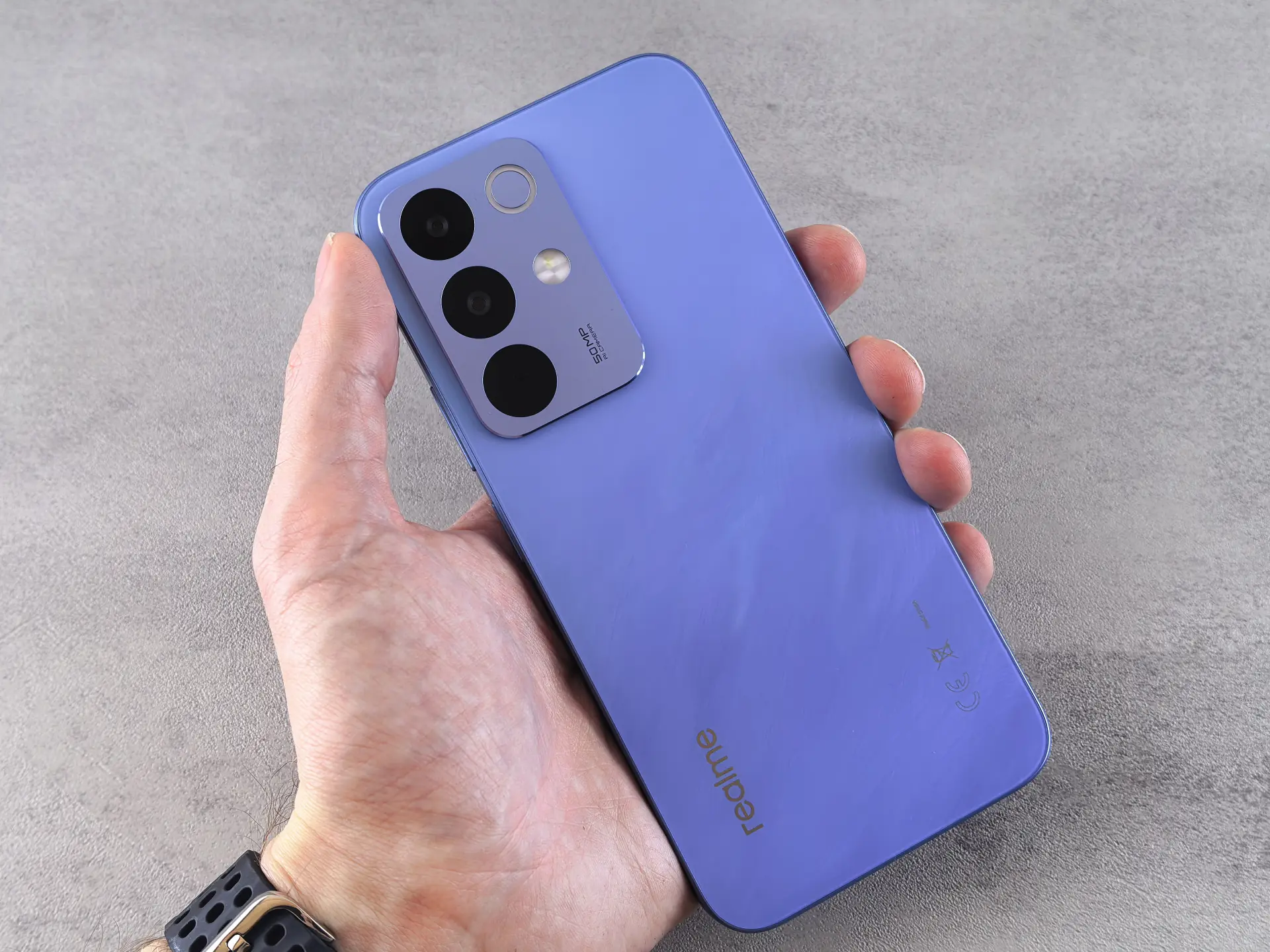 Обзор realme C85. Живучий «танк» на устаревающем процессоре