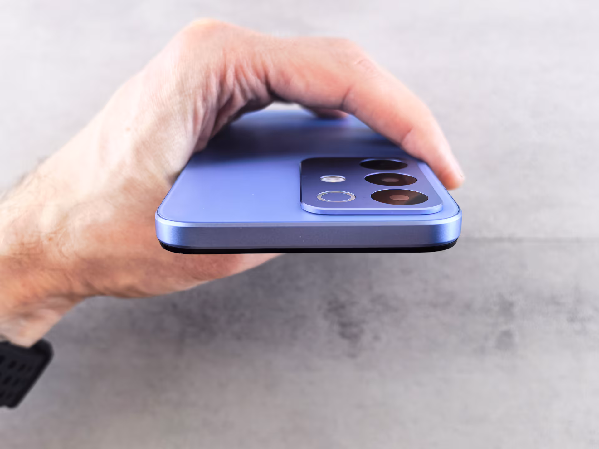 Обзор realme C85. Живучий «танк» на устаревающем процессоре