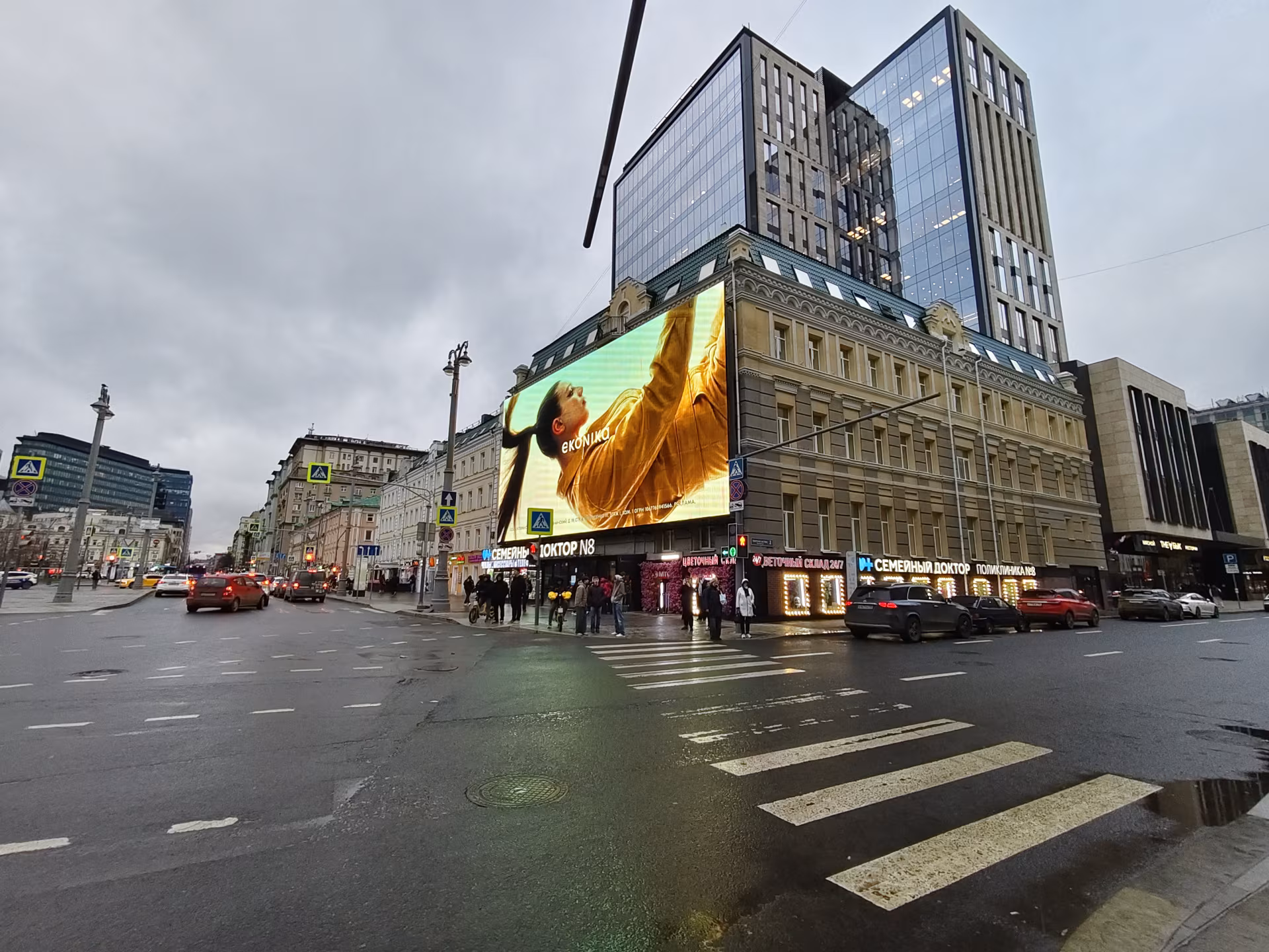 Обзор vivo V70: флагманские амбиции в металлическом корпусе