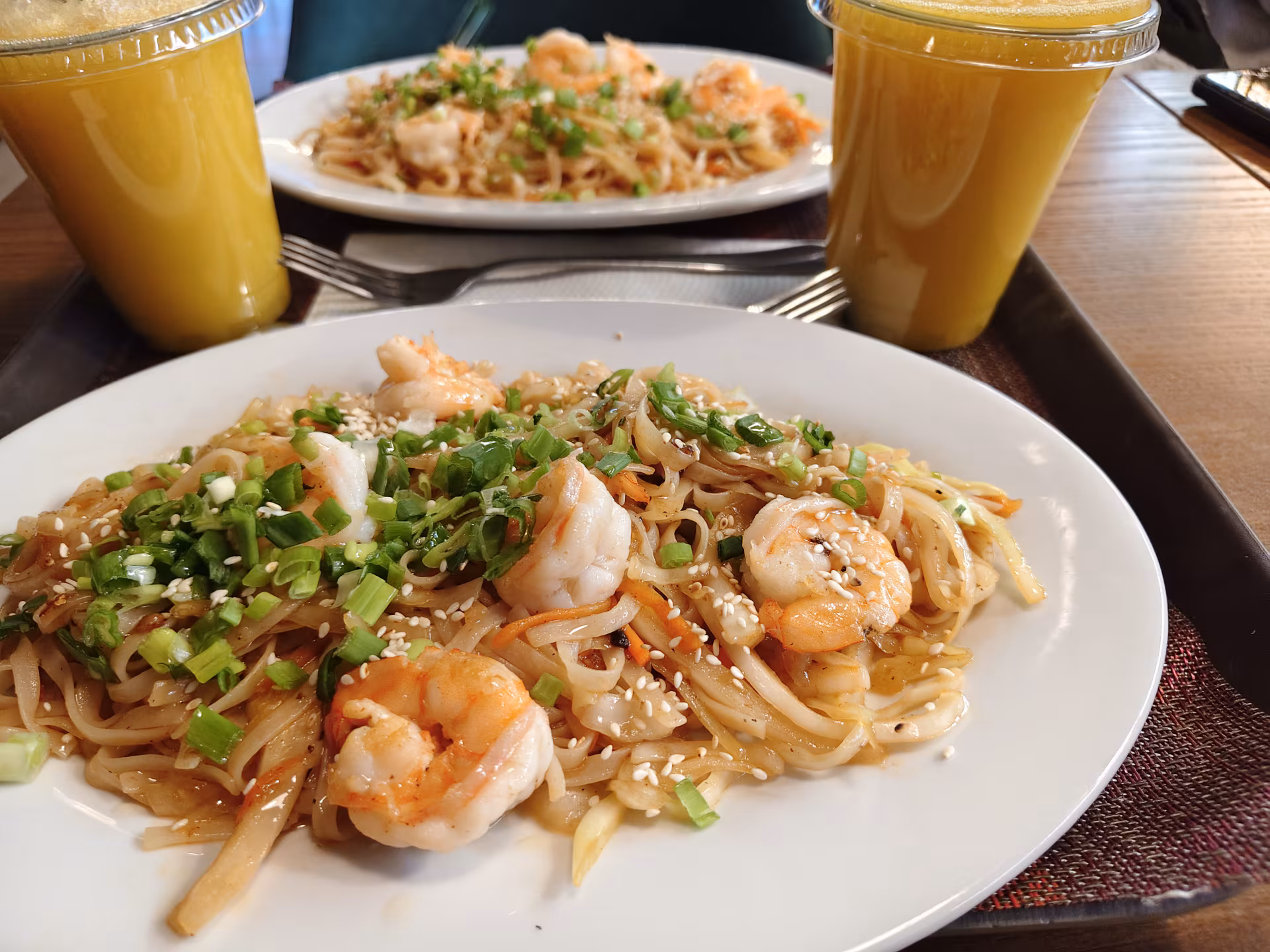 Обзор vivo V70: флагманские амбиции в металлическом корпусе