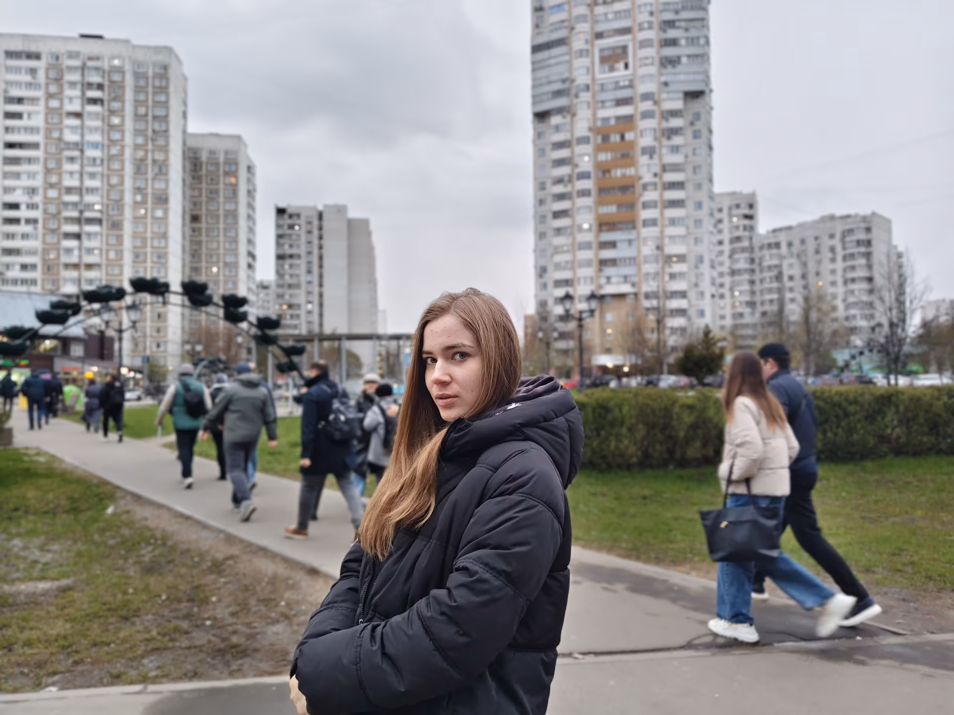 Обзор vivo V70: флагманские амбиции в металлическом корпусе