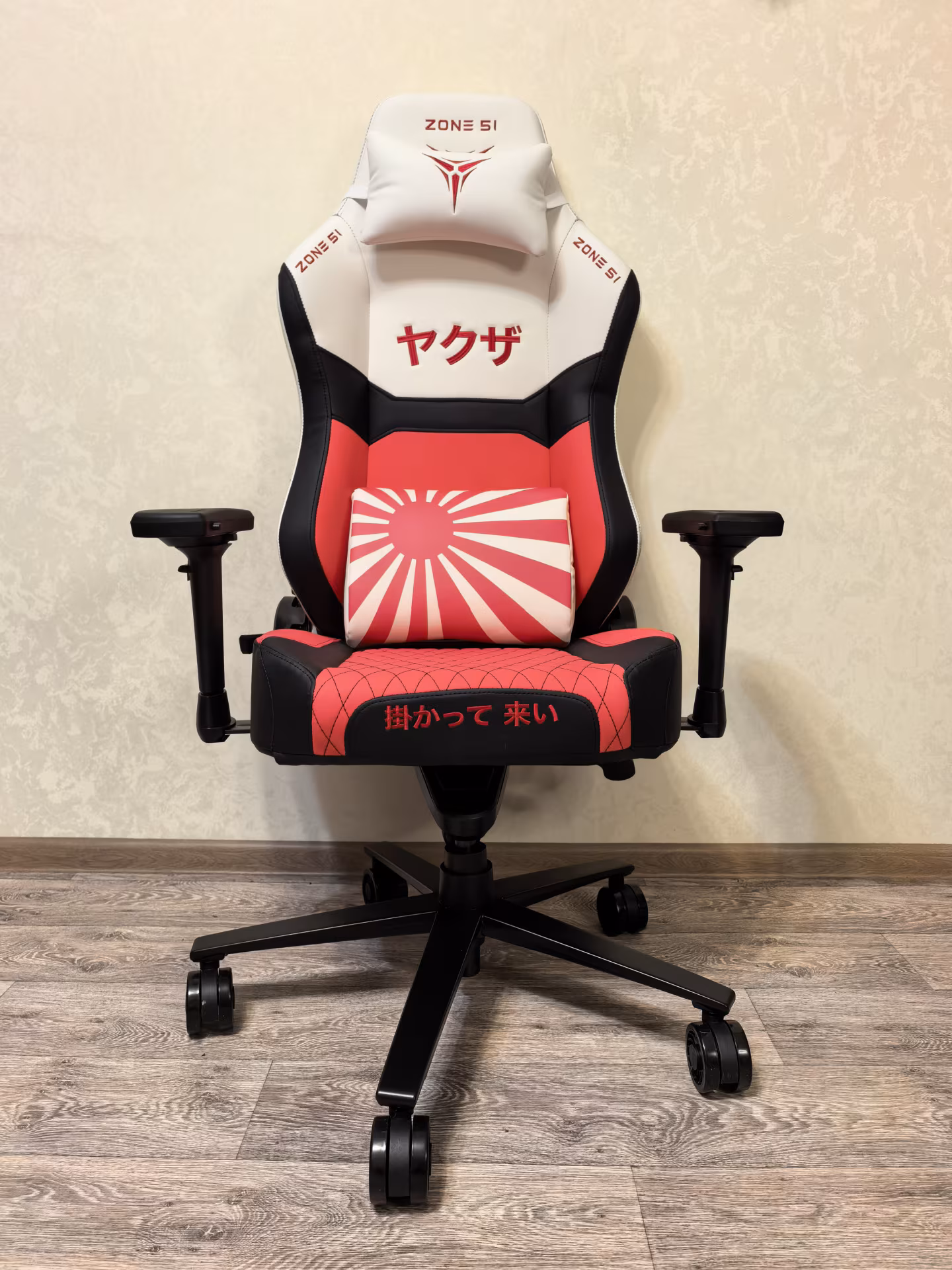 Обзор геймерского кресла Zone 51 YAKUZA Dragon White-Red