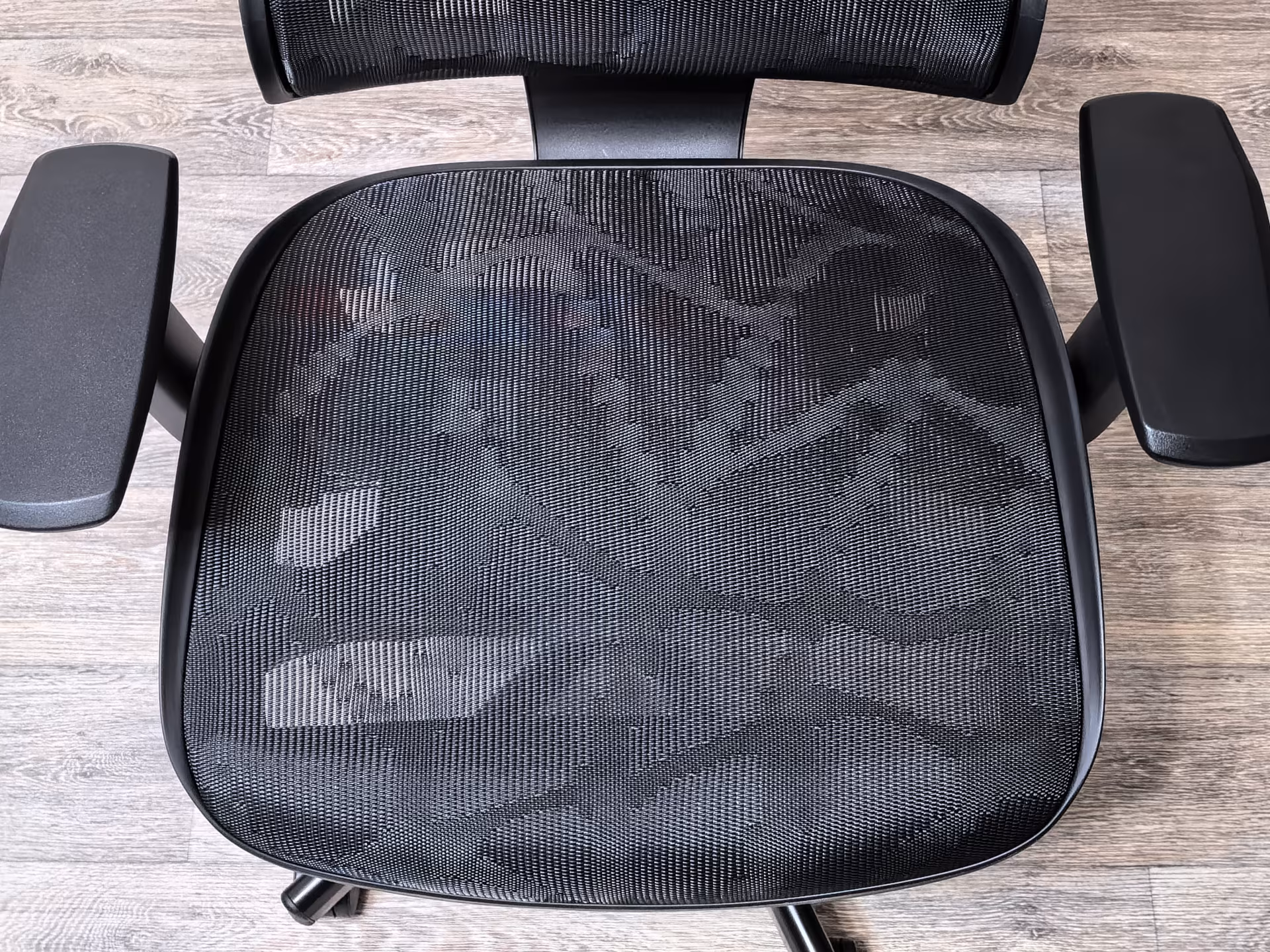 Обзор Zone 51 Freelancer K5: когда геймер вырос и у него заболела спина