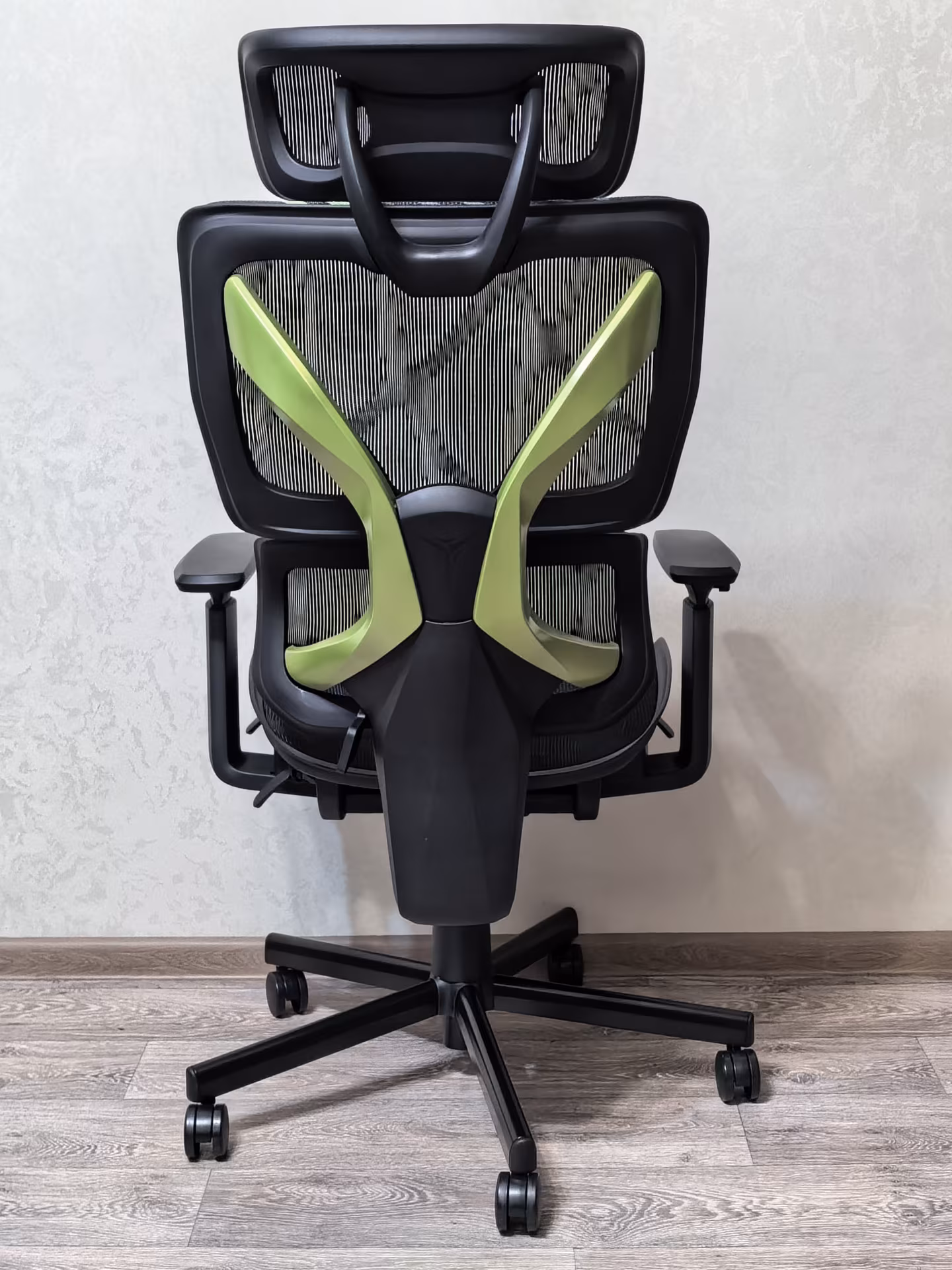 Обзор Zone 51 Freelancer K5: когда геймер вырос и у него заболела спина