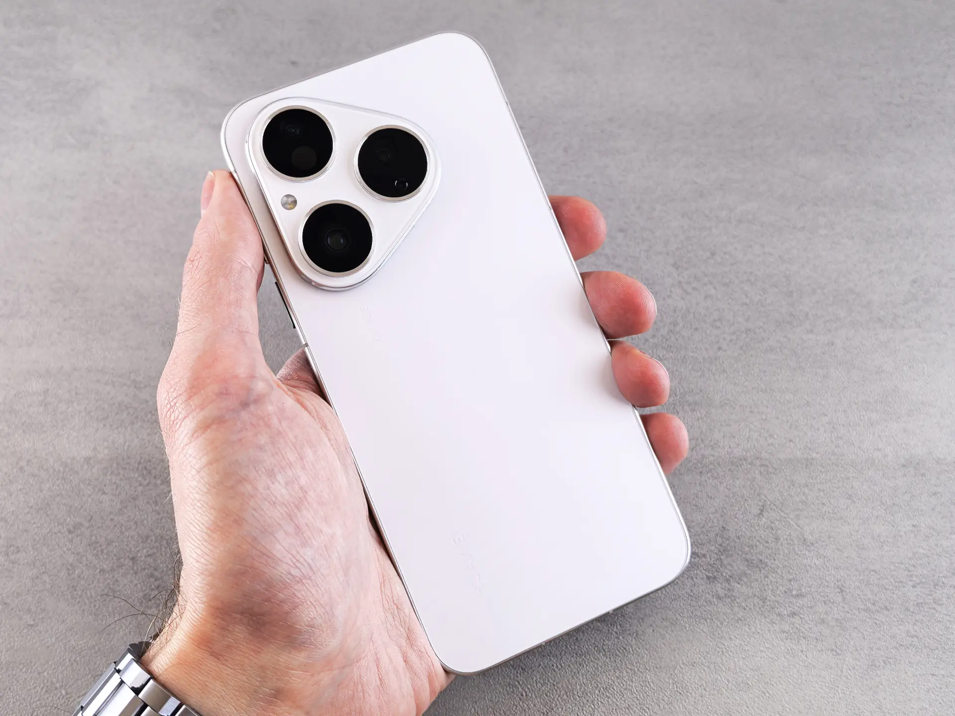 HUAWEI Pura 80: когда «база» не означает «компромисс»