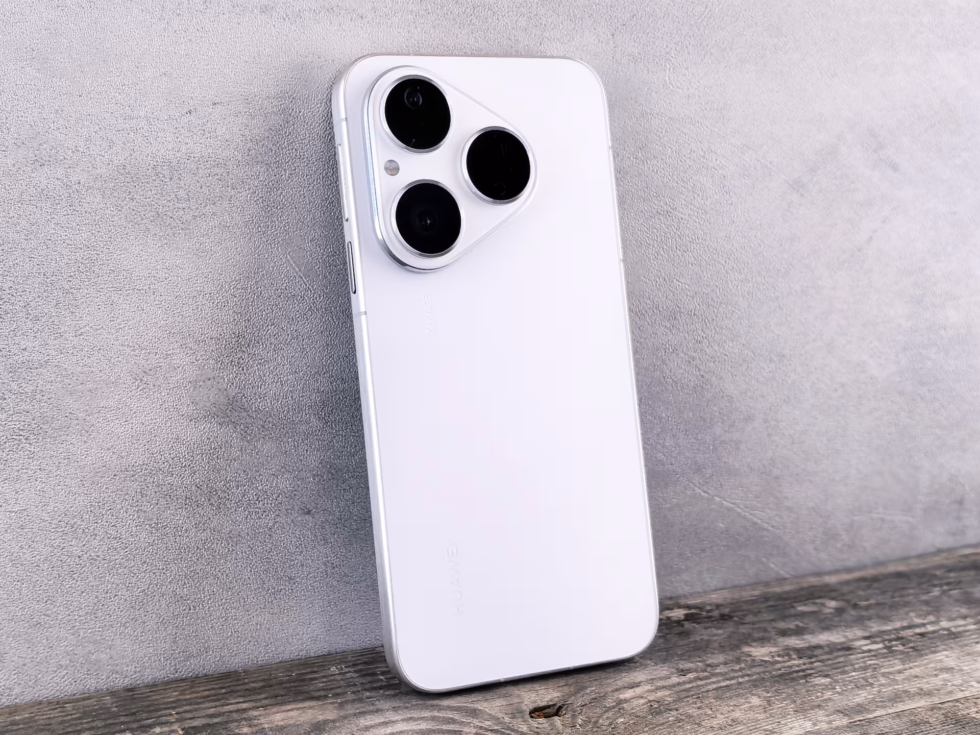 HUAWEI Pura 80: когда «база» не означает «компромисс»