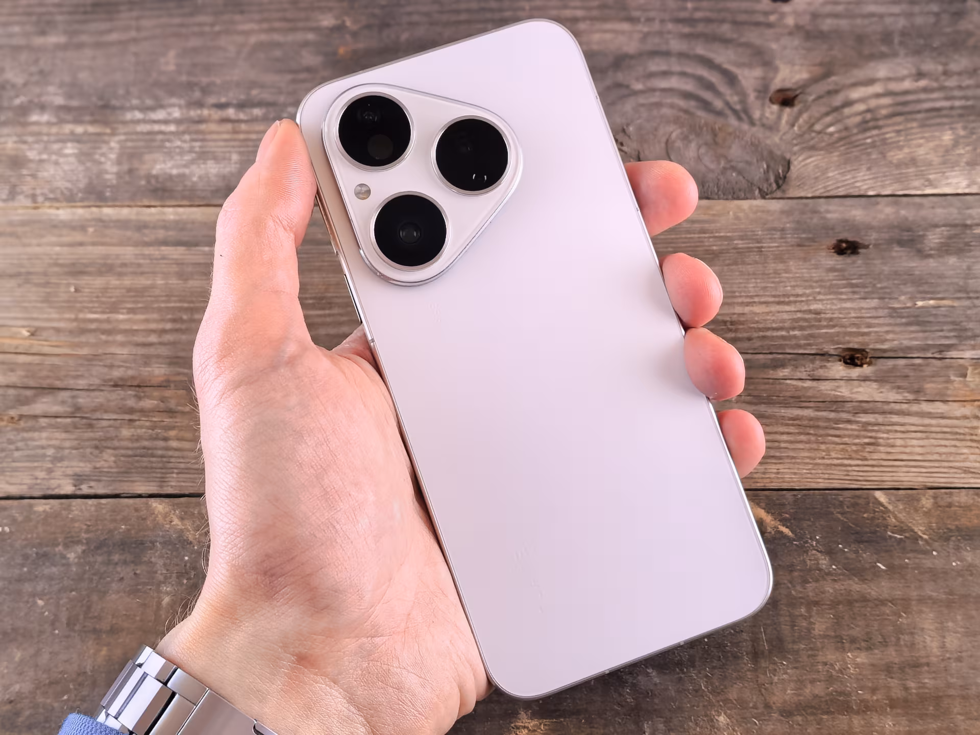 HUAWEI Pura 80: когда «база» не означает «компромисс»