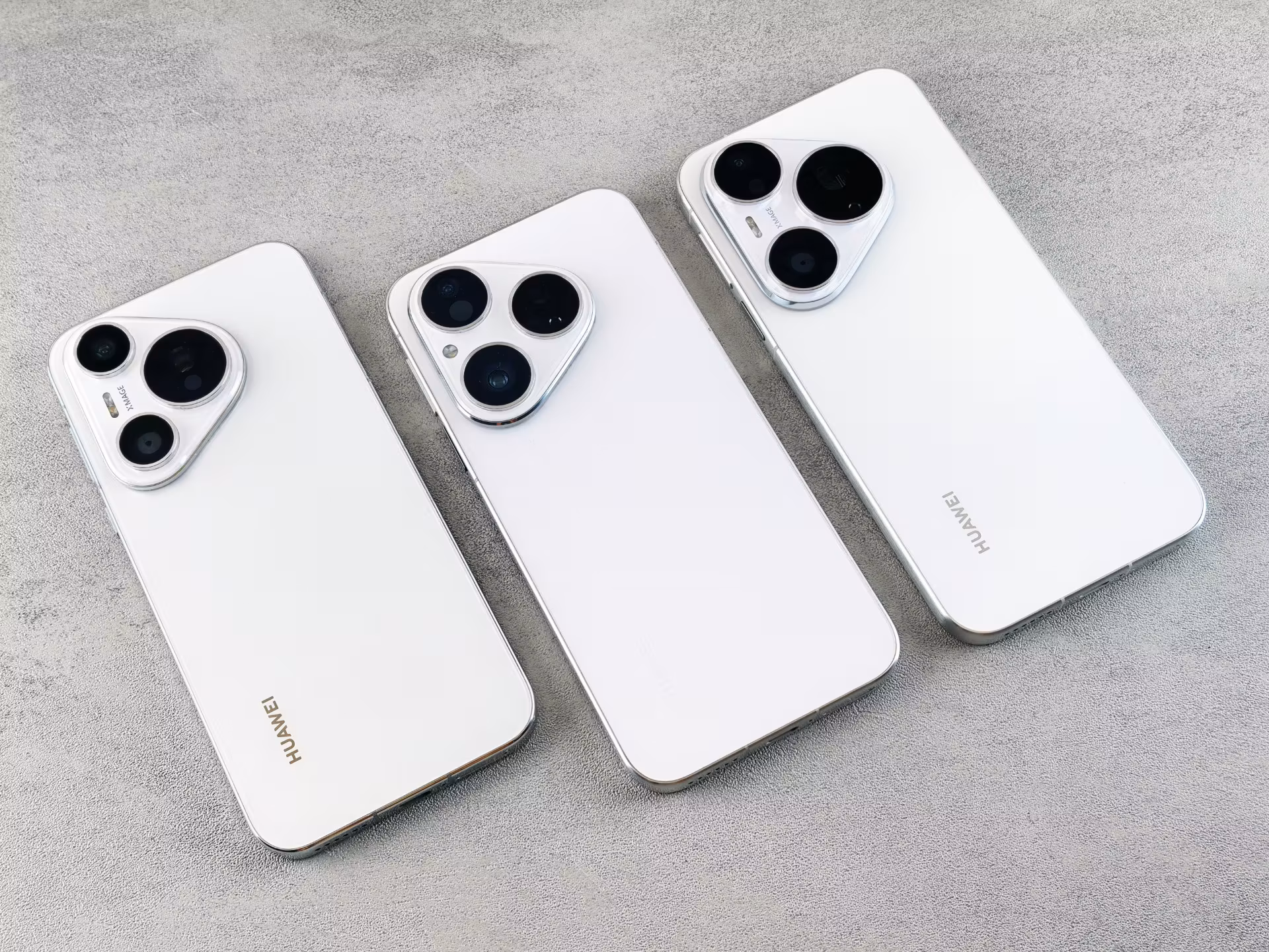 Слева направо HUAWEI Pura 70, Pura 80, Pura 90s Pro