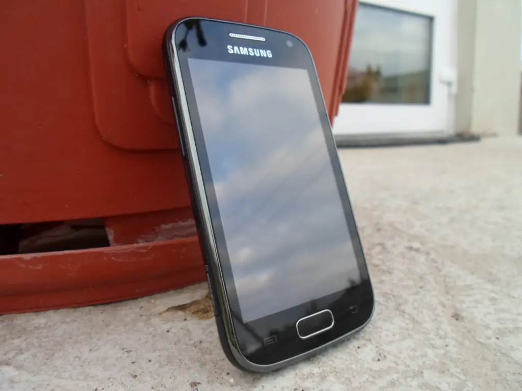 Обзор сбалансированного Samsung Galaxy Ace II