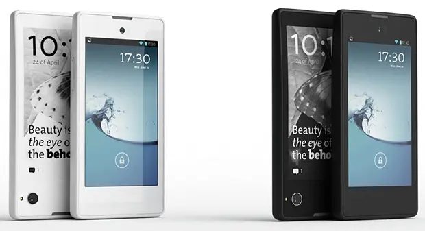 Запуск YotaPhone: взгляни на смартфон с другой стороны